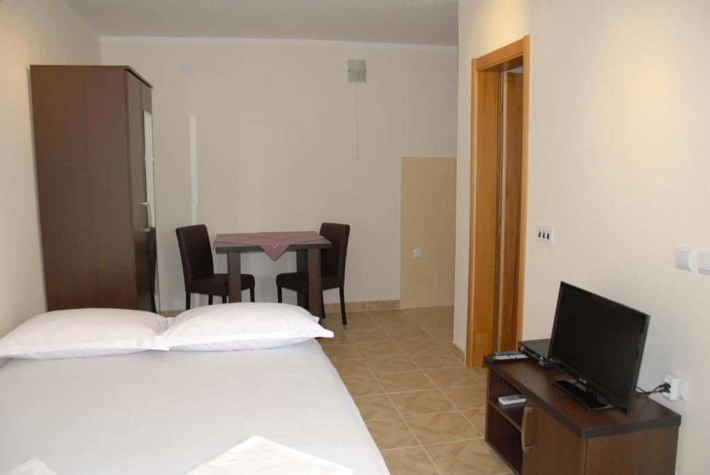 Апартаменты Guest House Evropa 2 Улцинь-78