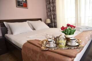 Апартаменты Guest House Evropa 2 Улцинь Апартаменты с 2 спальнями и видом на море-1