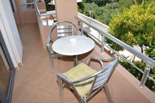 Апартаменты Guest House Evropa 2 Улцинь Апартаменты с 2 спальнями и видом на море-3