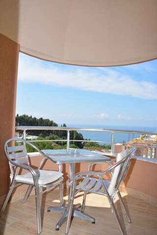 Апартаменты Guest House Evropa 2 Улцинь Апартаменты с 2 спальнями и видом на море-10