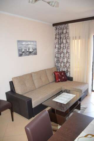 Апартаменты Guest House Evropa 2 Улцинь Апартаменты с 2 спальнями и видом на море-13