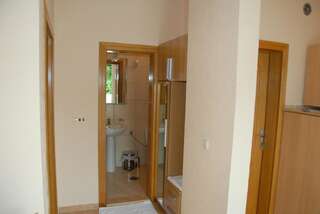 Апартаменты Guest House Evropa 2 Улцинь Апартаменты с 2 спальнями и видом на море-30